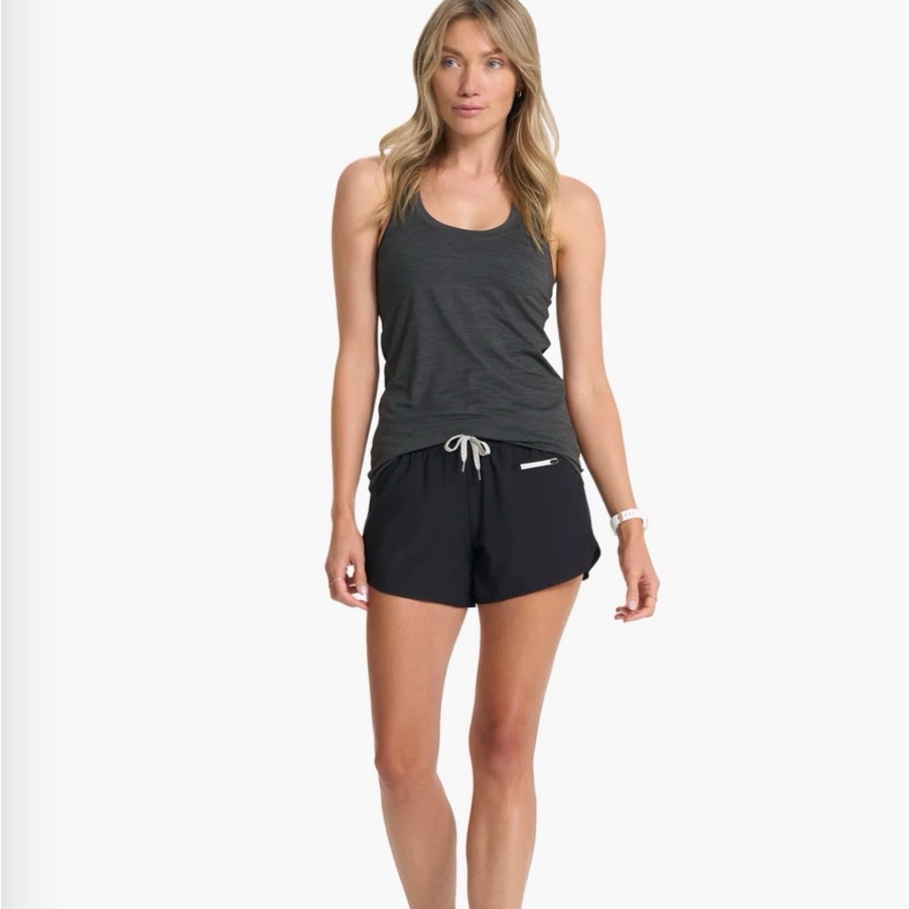 VUORI lux performance tank Small